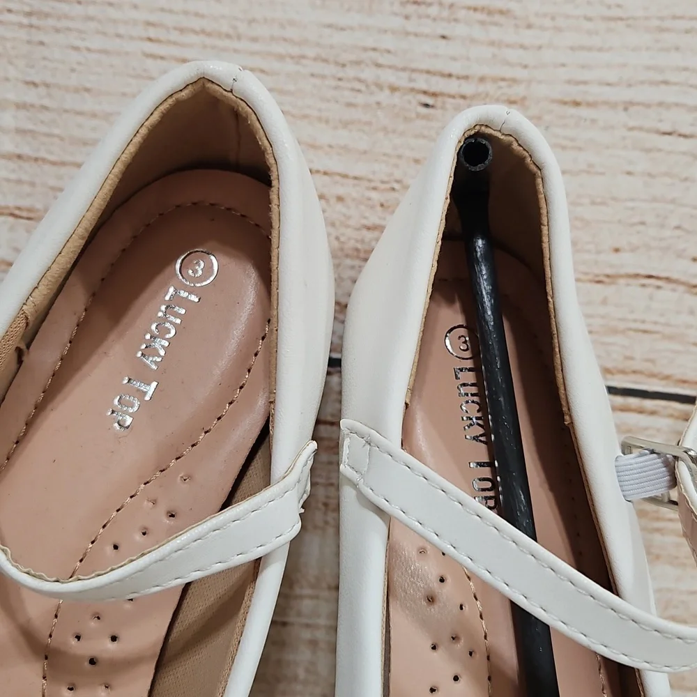 Lucky Top Girl's White Mary Jane Flats 3